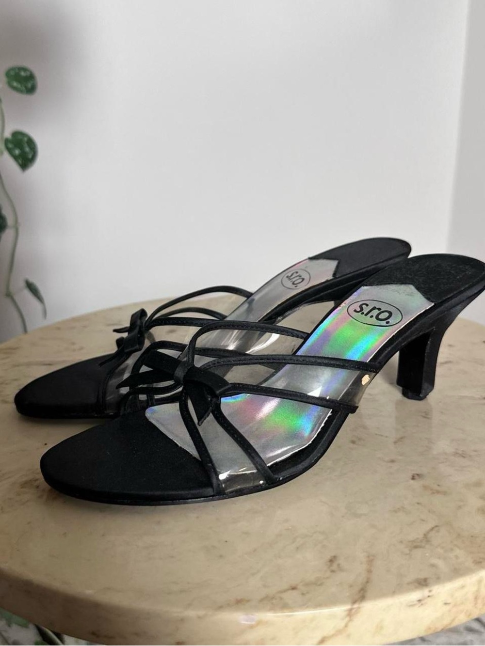 Vintage 90s 2000s bow tie detail formal kitten heels Size 7